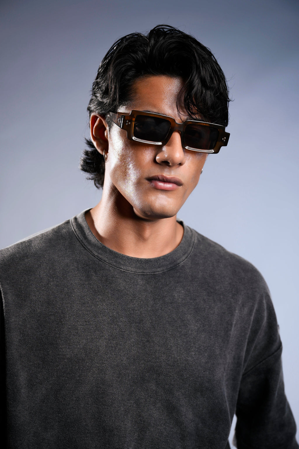 LOW SQUARE SUNGLASSES